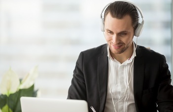 Online szakdolgozatvédések az ÁJK-n